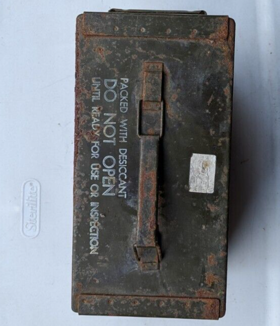 N335　8 FUZES PD M557　LOT MA-36-12　LOADED US Military N335 8-Fuze PD M557 Lot LS-80-20 Loaded 8-69 Box