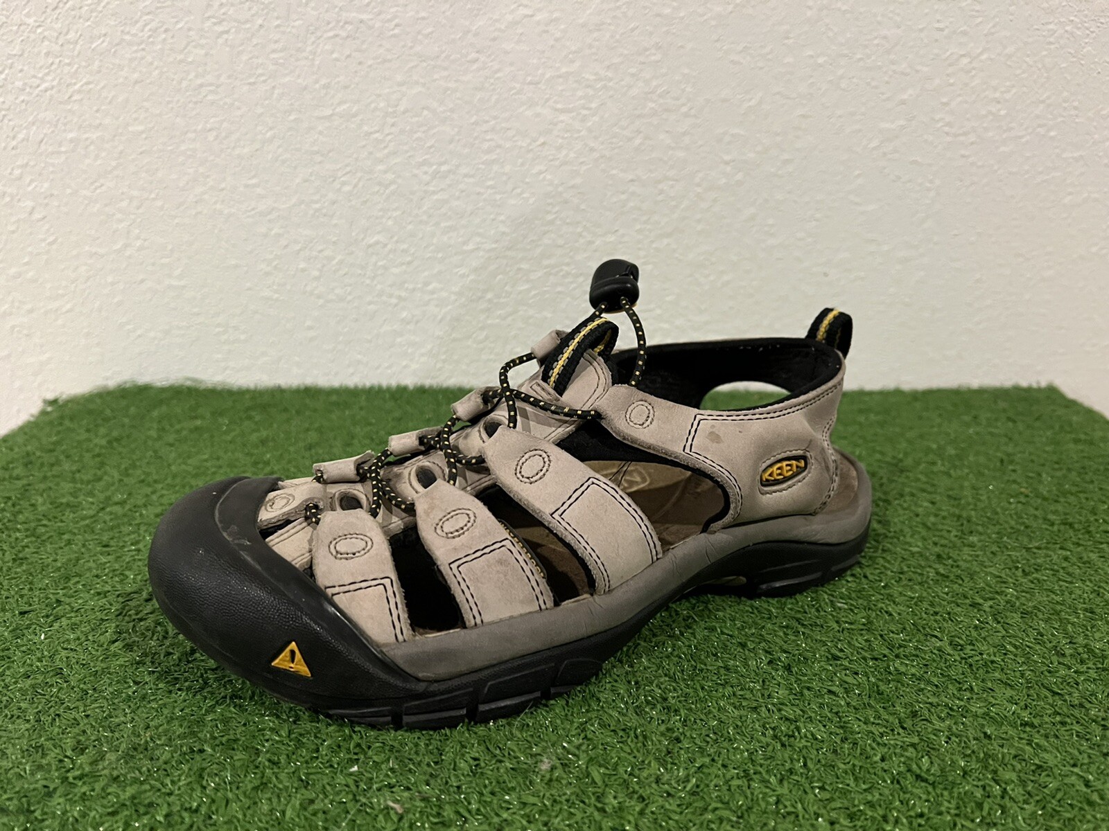 KEEN Newport sandali in pelle da donna taglia 8 marroni impermeabili escursionismo sentiero