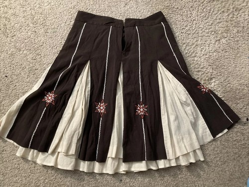 Ann Taylor Loft braun bestickter Rock mit Blumen