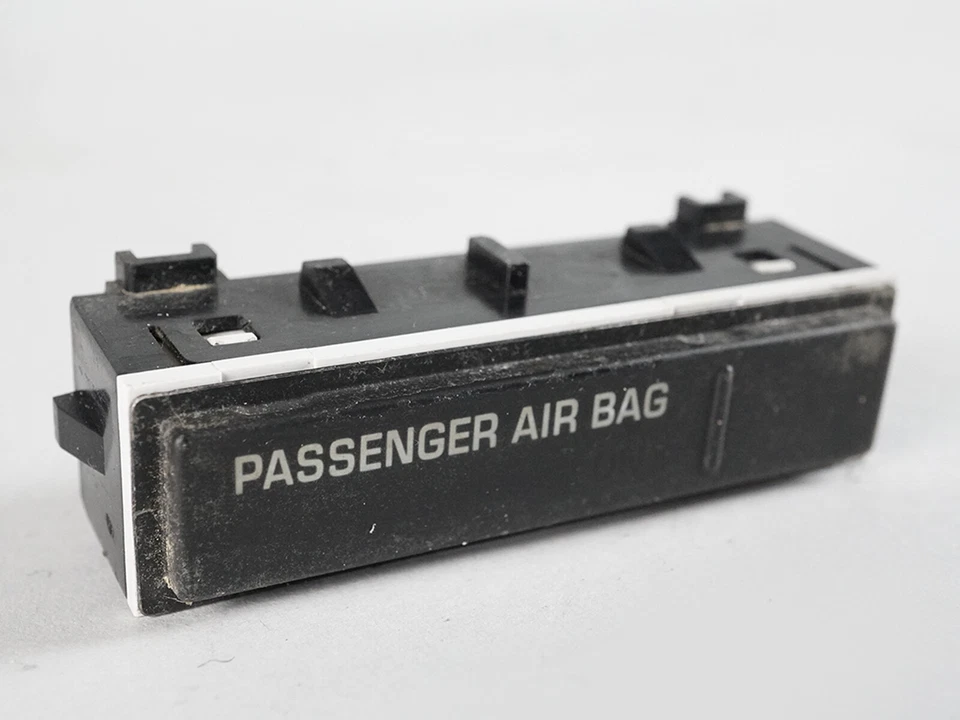 Chevrolet Impala 2010-2013 luz indicadora lámpara unidad de pasajeros Rh 25828898 Foto 3 de 4