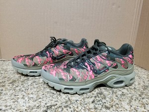 air max plus digi camo olive