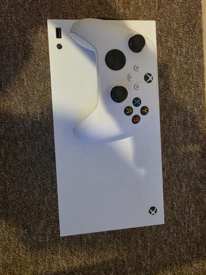 Microsoft Xbox Series X Digital Edition, photo 3 of 3