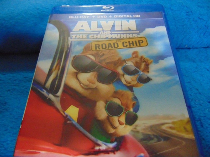 ALVIN AND THE CHIPMUNKS THE ROAD CHIP-BLU-RAY & DVD DISC.