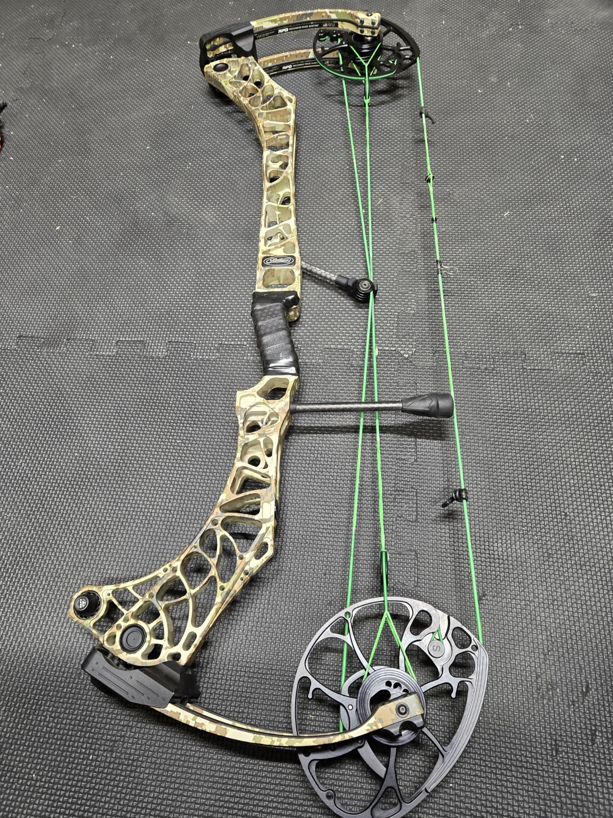 Mathews Phase 4 33 w Custom Strings