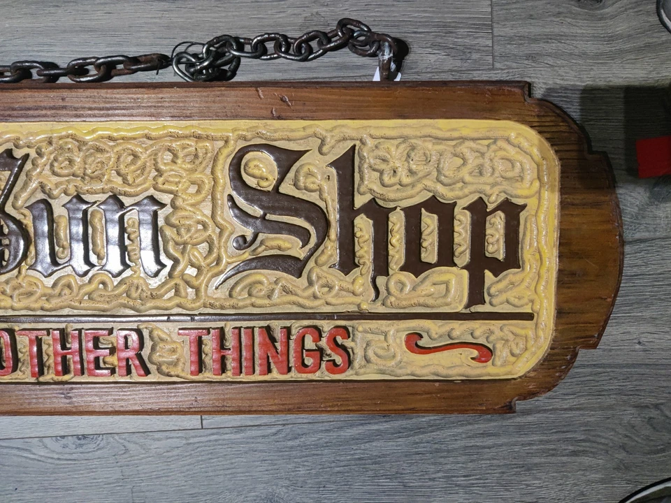 Letrero de madera tallado a mano vintage “The Gun Shop and Other Things” – Rústico antiguo Foto 2 de 4