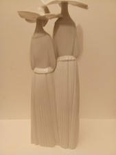 Vintage Lladro Porcelain Figure of two Nuns, White in perfect condition . No box