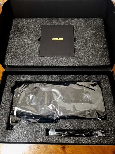 Asus ROG RX Vega 64 Strix 8GB Gaming HBM2 - Photo 8/13