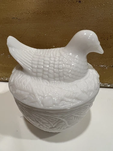 Vintage Avon White Milk Glass Hen on Nest Candy Dish Embossed Pattern Chicken 5"