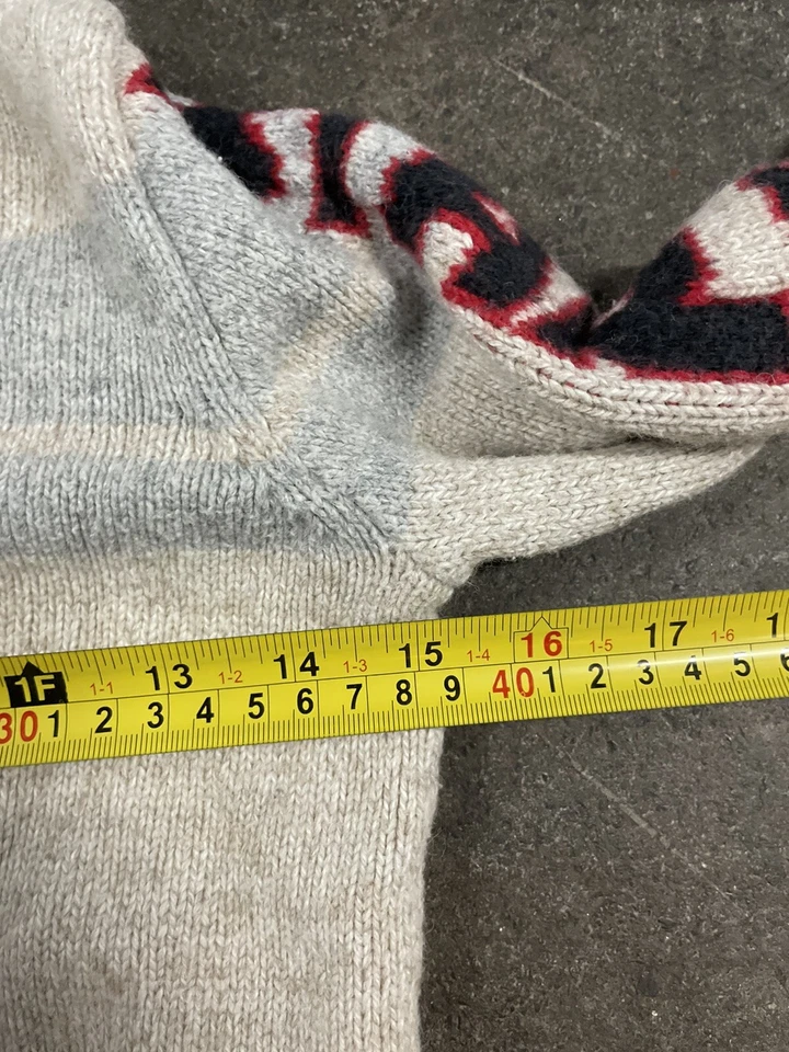 Cárdigan suéter con botones Gap X Star Wars talla pequeña Darth Vader niño pequeño Foto 3 de 4