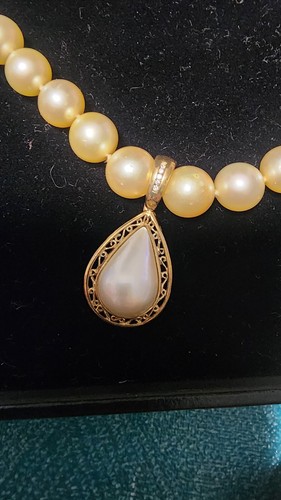 South Sea Champagne Pearls - Picture 3 of 7