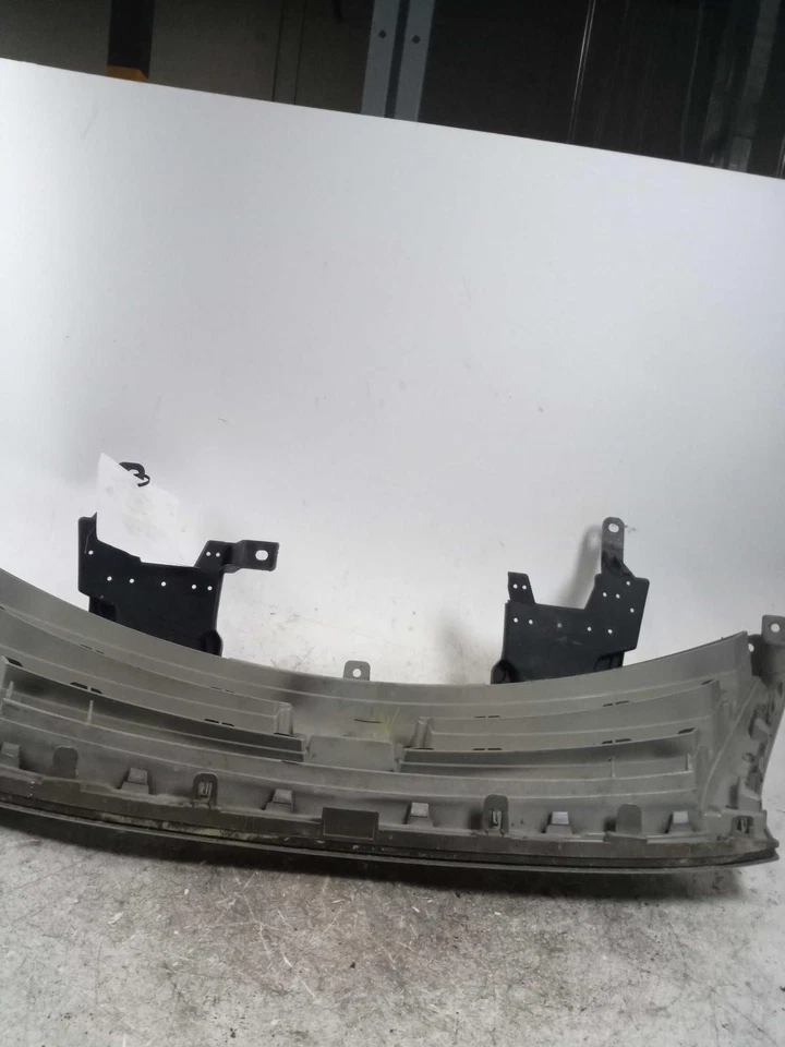 Parrilla superior usada se adapta a: Nissan Sentra 2013 parachoques montado superior FE grado superior A Foto 2 de 4