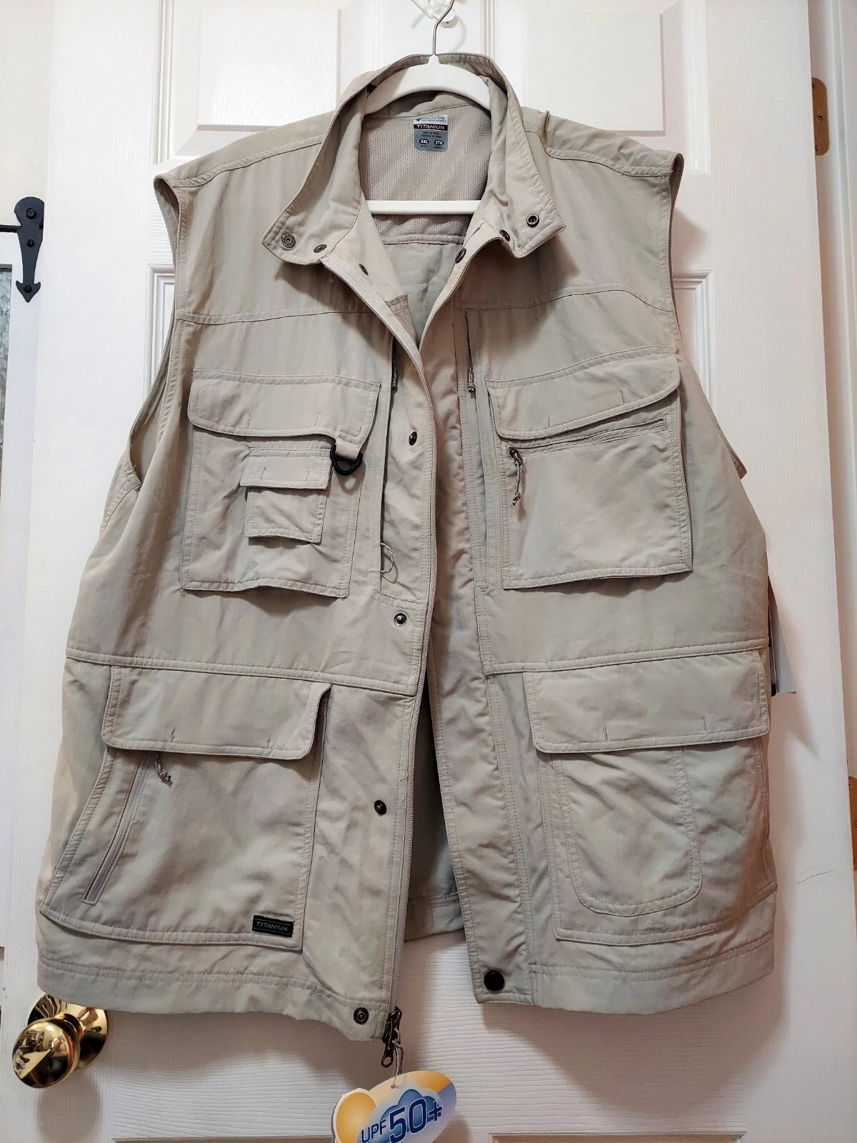 Columbia Omni Dry Venture Vest Tan/Beige Titanium Men's Fishing Vest - NWT