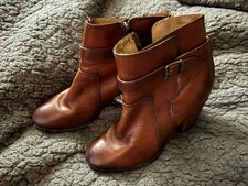 Frye Patty Booties Dark Brown Leather Ankle Riding Boots Heel Size 7 See Pics
