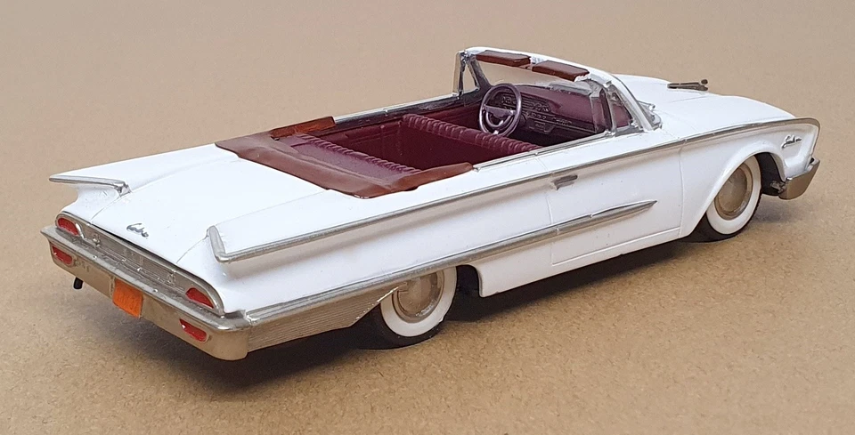 Ford Sunliner 1960 convertible escala 1/43 BRK37 - Ford Sunliner - REELABORADO Foto 2 de 4