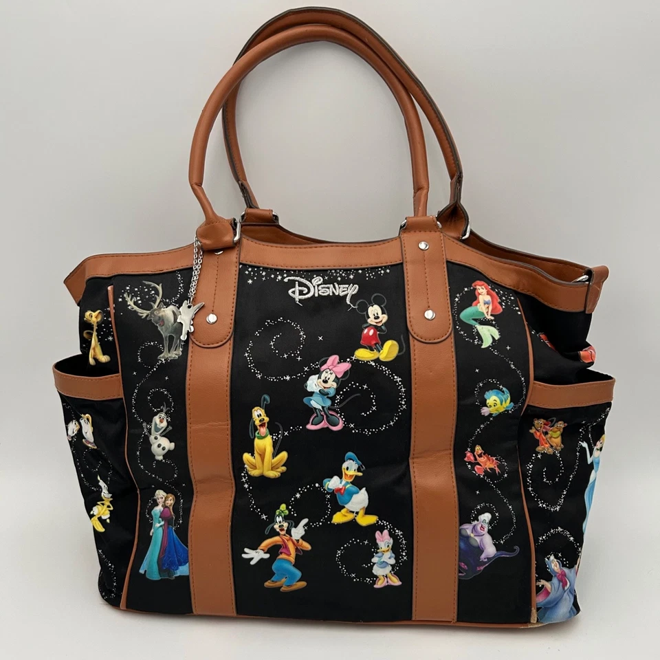 Bolso de Mano Disney “Carry The Magic” Bradford Exchange con Dije y Cartera Foto 3 de 4