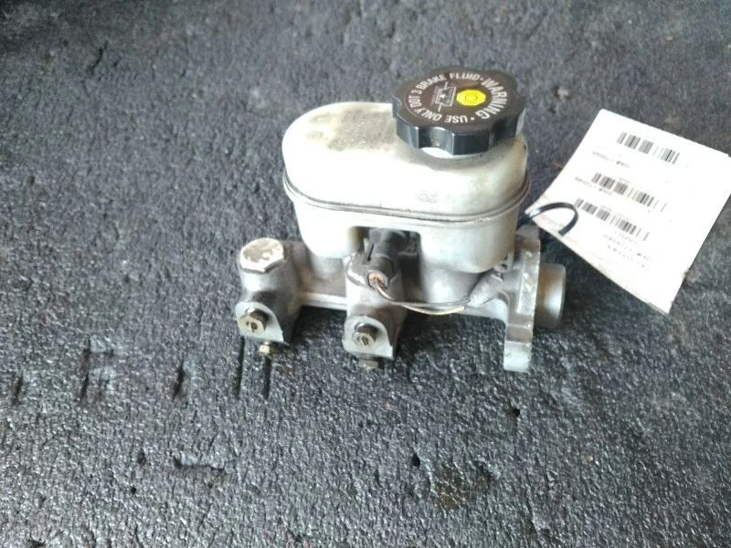 Brake Master Cylinder Without ABS Fits 00-02 SATURN S SERIES 74849 — 第 2/4 张图片