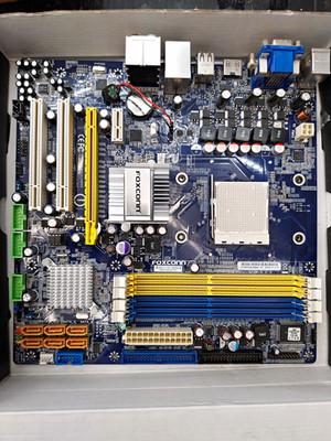 Foxconn A7GM-S 2.0 MicroATX Mainboard Sockel AM2/AM2+ DDR2 HDMI RAID Audio
