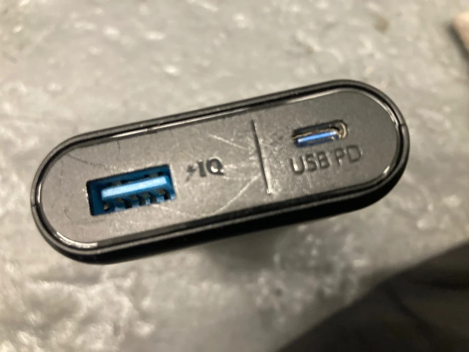 Banco de alimentación ANKER USB-C USB-A PowerCore 20100 mAh (2) Foto 2 de 4