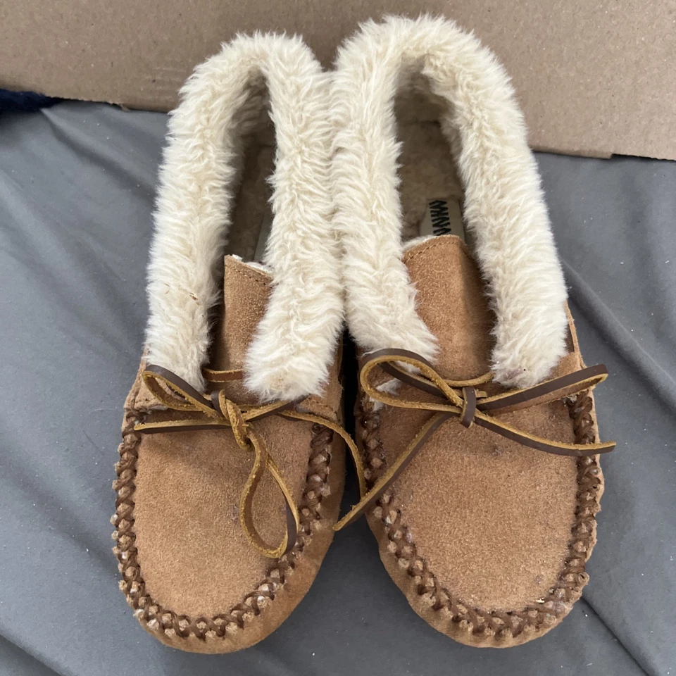 Zapatillas para mujer Minnetonka Cally estilo 4011, canela talla 5 Foto 2 de 4