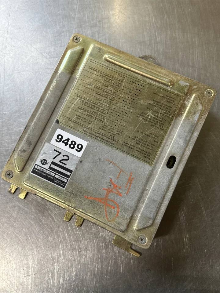ORDENADOR MOTOR NISSAN MAXIMA 1986 A18-642 564 A18642564 PCM ECM ECU OEM Foto 2 de 4