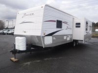 2010 crossroads Zinger 26 Foot Travel Trailer (1 Slide Out) in White