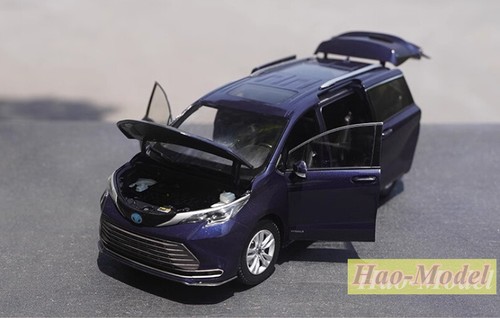 1:18 Toyota SIENNA MPV Car Model Diecast Display Hobby Gift Ornaments Green/Blue - Picture 3 of 20