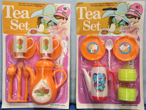 Small Girls Toy Set Assortments ~ 29 Pieces ~ Tea Sets ~ Vanity Set ~ Small Doll - Picture 5 of 8