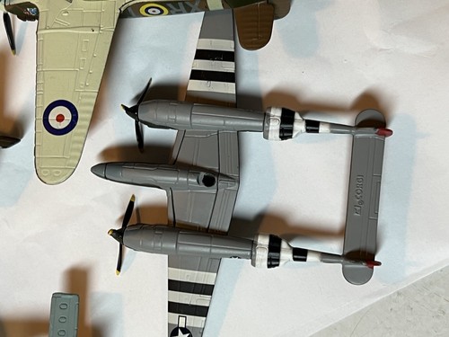 Corgi Airplanes Lot Vintage 1:147 Army WW2 US M38 Jeep 4x4 Truck P-38J Mustang - Picture 9 of 16