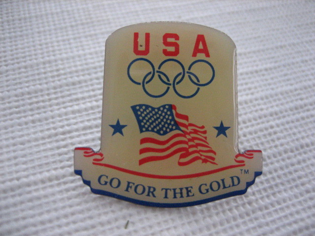 Vintage Collectible Olympic USA GO FOR THE GOLD FLAG Pin - 36 USC