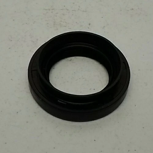 Sello de eje de salida nacional 223540 - Diseño robusto de nitrilo multi-labio Foto 2 de 4