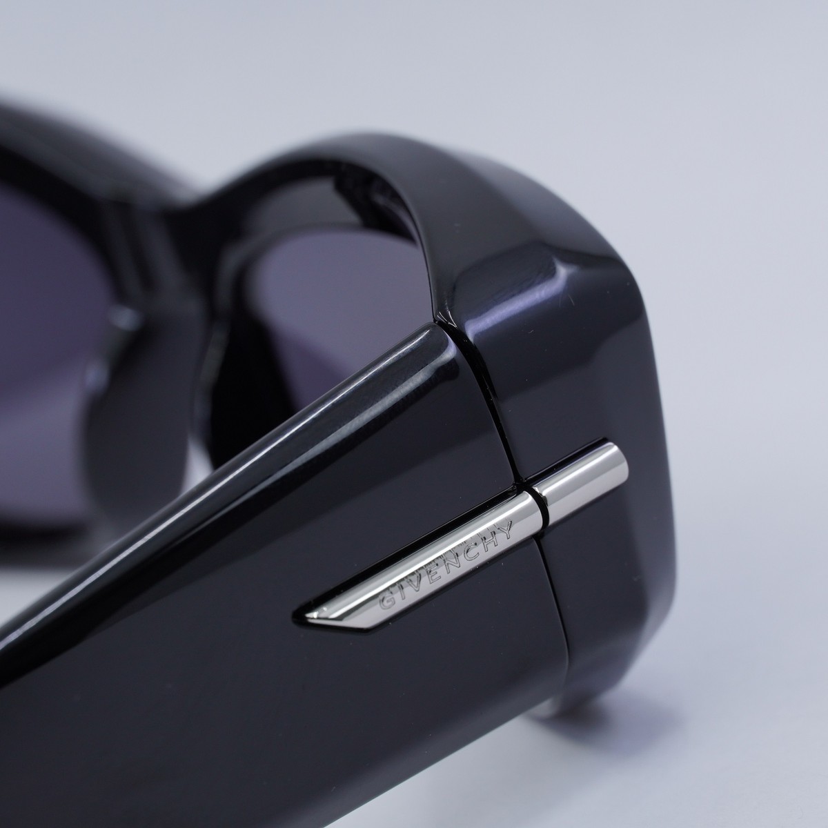 New GIVENCHY GV40044U 01A Black/Smoke 56-16-140 Sunglasses