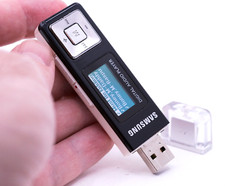 Samsung YP-U2 MP3 Player - Black/White