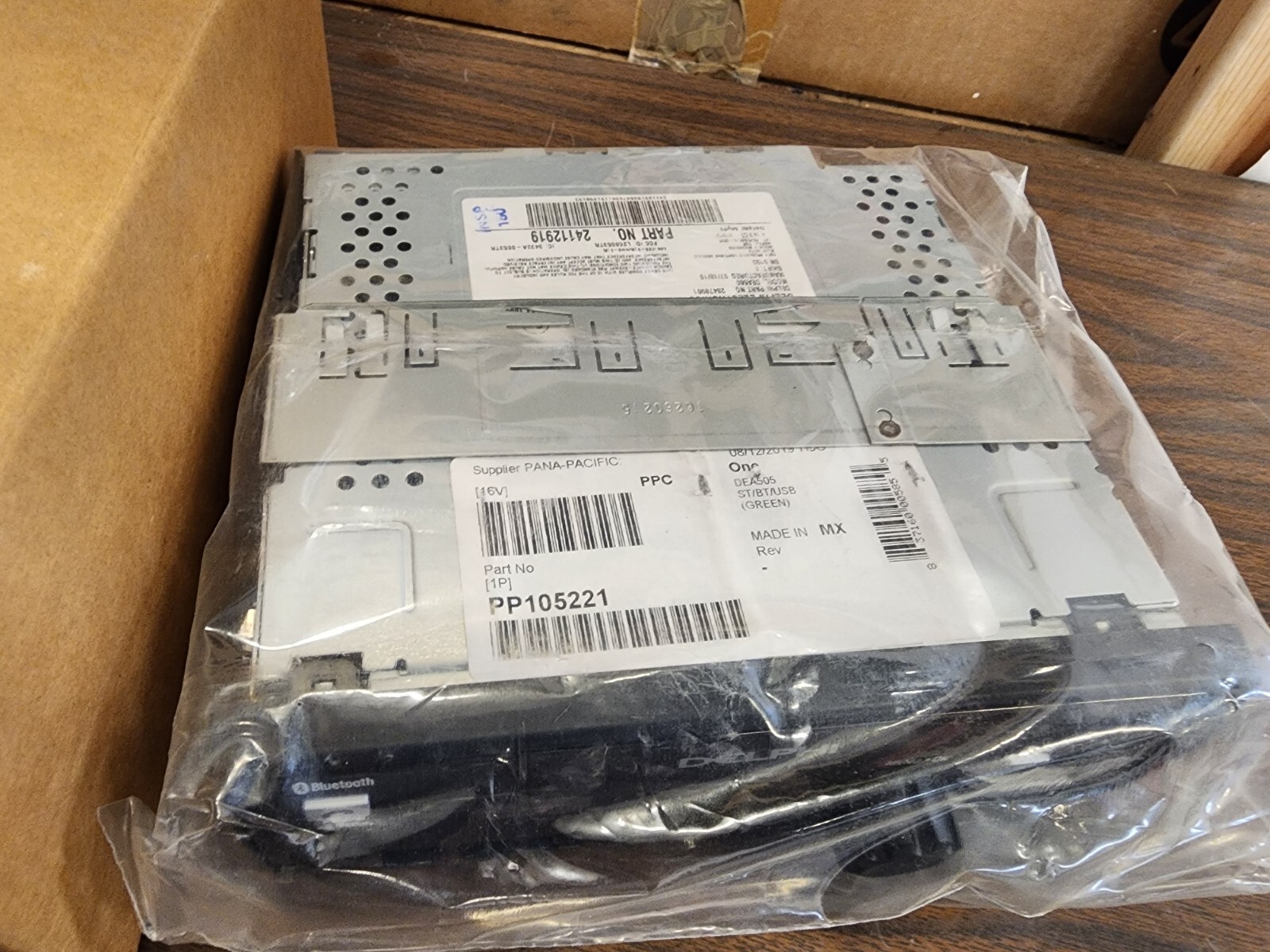 Delphi Heavy Duty Truck Am/fm Radio Bluetooth W/usb&aux DEA500 for sale