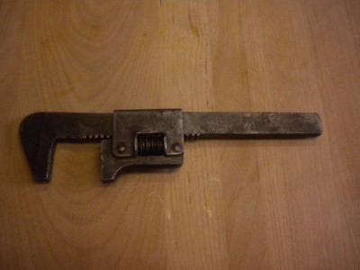 ANCIENNE PETITE CLE A Molette Cle A Griffe Ridge Tool Co Elyria Usa
