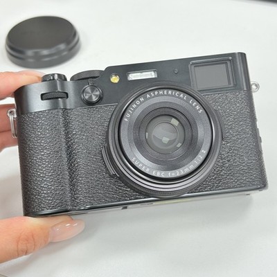 Fujifilm X100VI 40.2MP Digital Camera Black -w/ 23mm f/2 Lens -95% New Excellent