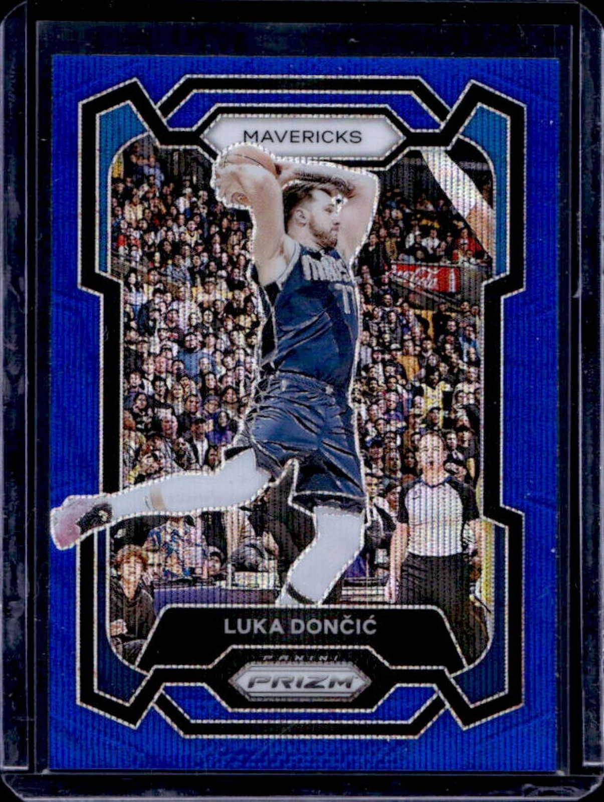 2023-24 Prizm Luka Doncic Prizm Blue Wave #110 Mavericks