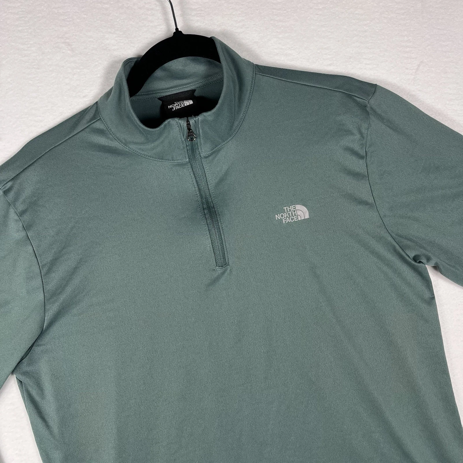The North Face Mens M 1/4 Zip Pullover Shirt Green Long Sleeve Poly Midlayer
Opens in a new window o