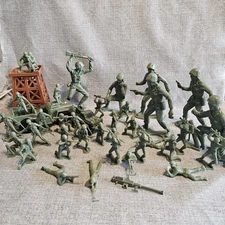 Vintage lot of Timmee  soldiers 