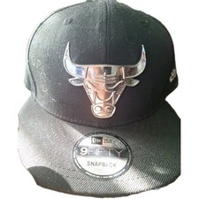 New Era NBA Chicago Bulls Black 59FIFTY Fitted Hat Front Metal Badge Size 7 3/8