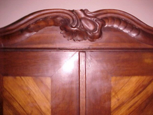 Gabinete "Sitio" alemán temprano en soporte C. 1672 Foto 3 de 4