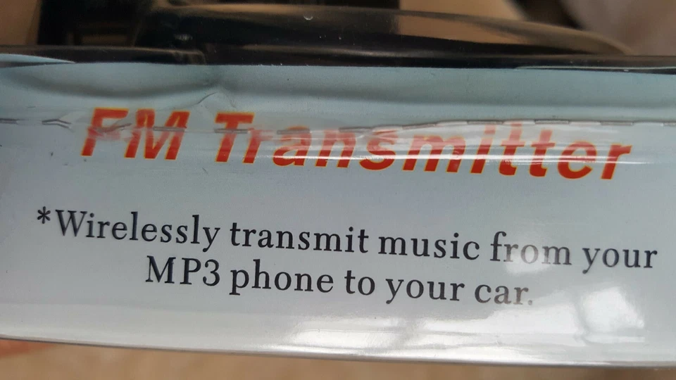 7 in 1 IPOD IN-CAR KIT (HOLDER + CHARGER + FM TRANSMITTER) - Image 4 of 4