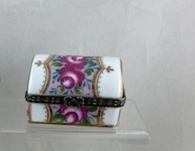 TRINKET BOX MINI CERAMIC TRINKET BOX HAND PAINTED GOLD TRIM 16519 7A - Image 4 of 4