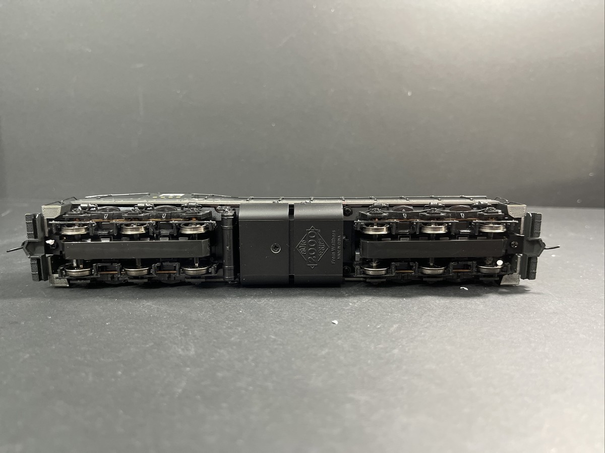 Proto 2000 Series PENNSYLVANIA PRR SD7 LOCOMOTIVE # 8589 DC