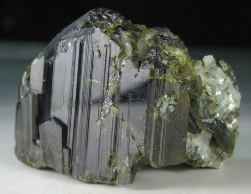 NATURAL CLINOZOSITE -310 CARATS ZAGI’S MOUNTAIN CLINOZOISITE PAKISTAN, (L-67),