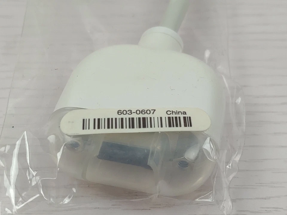 Mini VGA Port to VGA Adapter for Apple iBook eMac Powerbook Display 603-0607 - Image 3 of 4