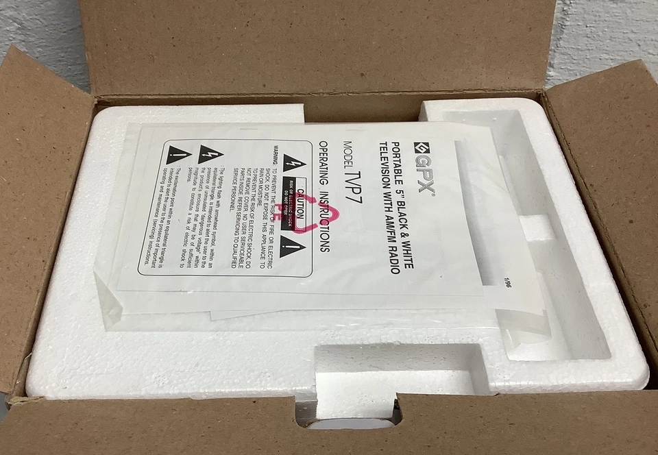 GPX 5" Portable B&W TV/AM-FM Model TVP7  in factory box Collectable Rare - Image 3 of 4