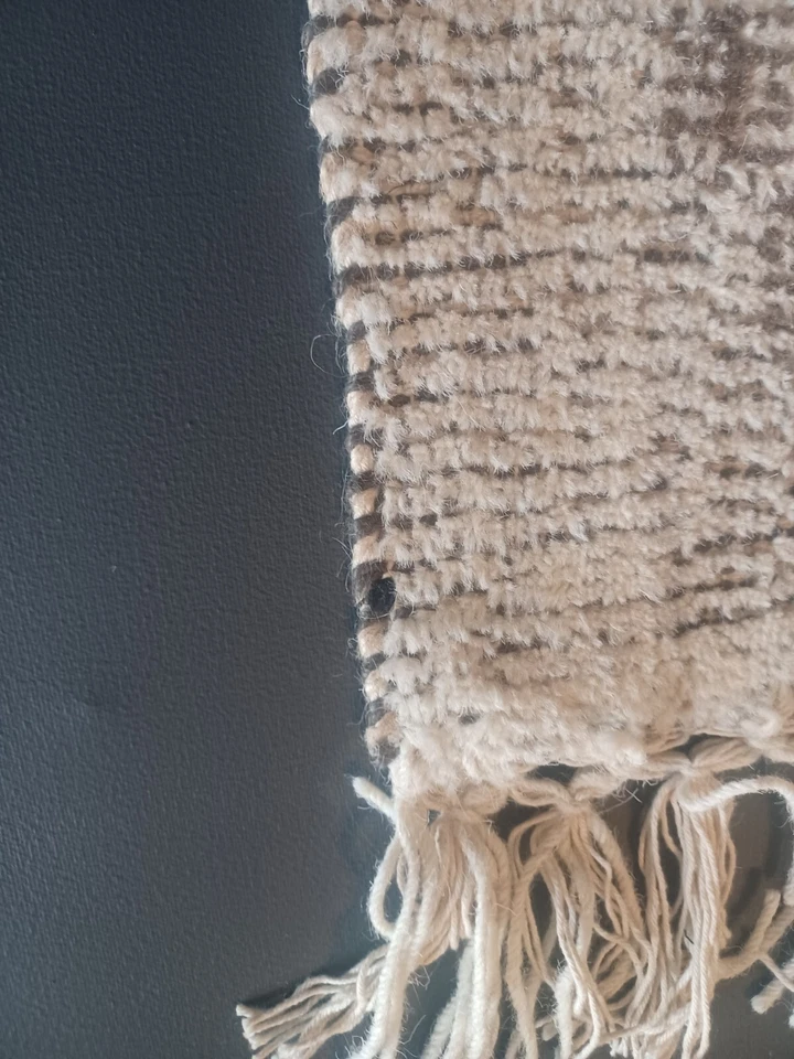 POTTERY BARN Handmade Dunn Tufted India Rug with Fringes 19" x 18" NEW - Image 4 of 4