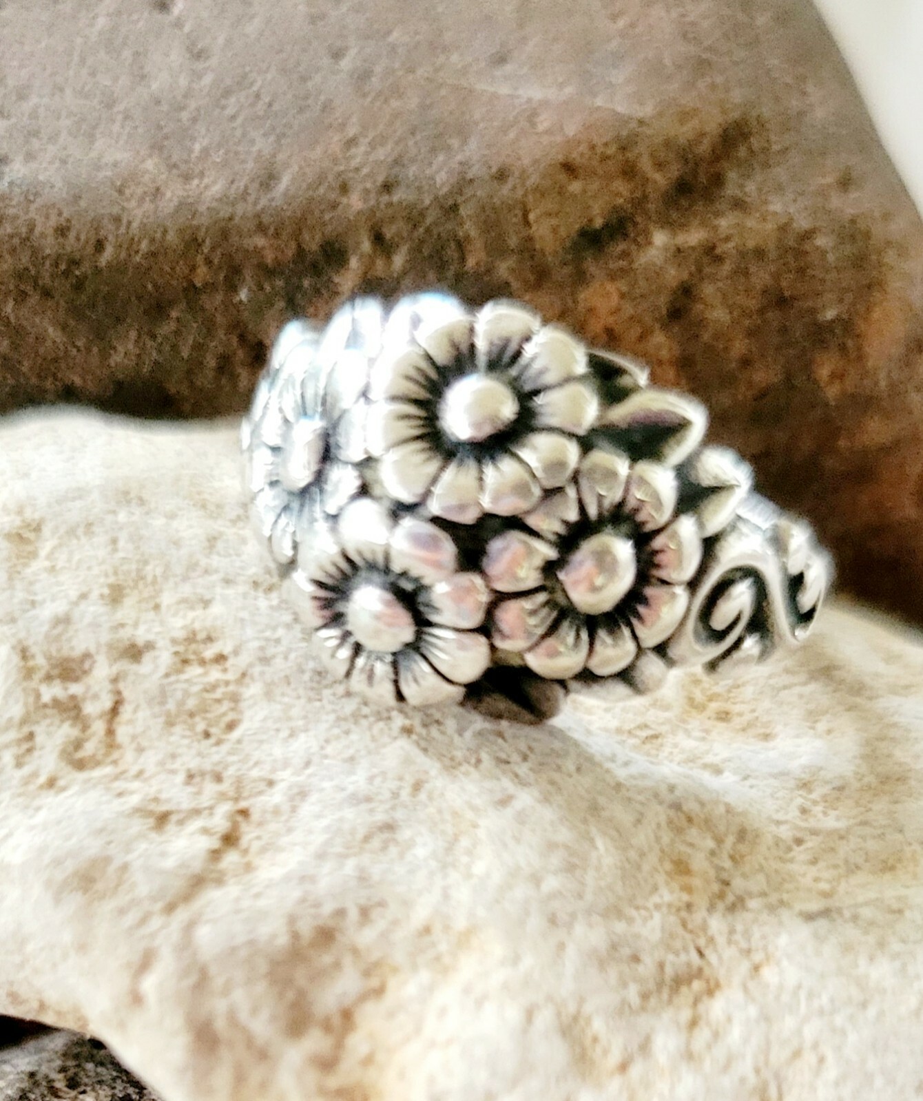RARE! James Avery Flower Dome Ring Size 5.5 … Gem