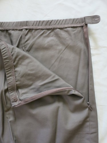 Zozo Beige Cropped Pants Cotton Blend Side Zip Stretch Back Slit Plus 24W - Picture 6 of 10