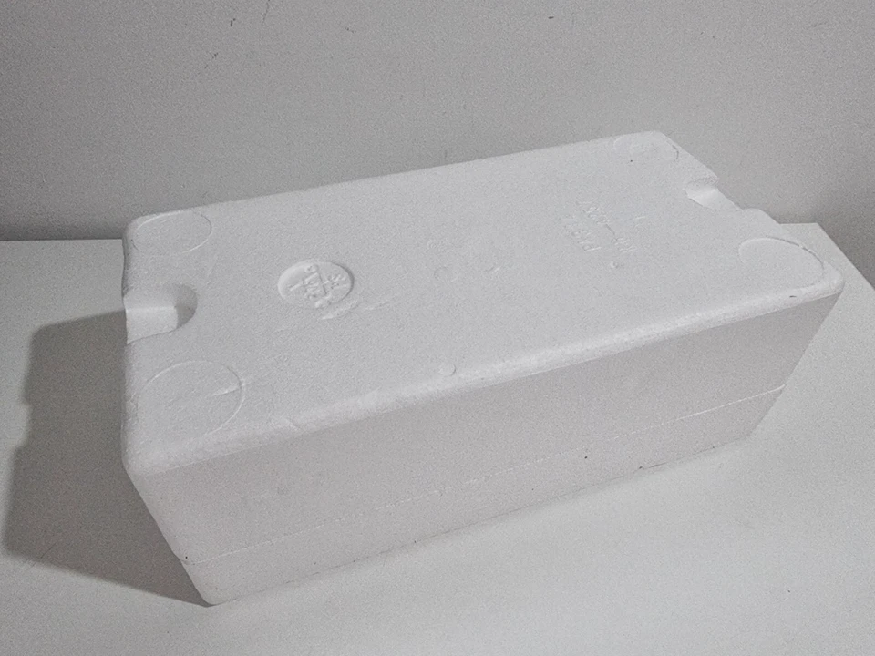 Minichamps 183748003 - Ford Capri RS 3100 - 1974 - Blanco - 1:18 Foto 4 de 4